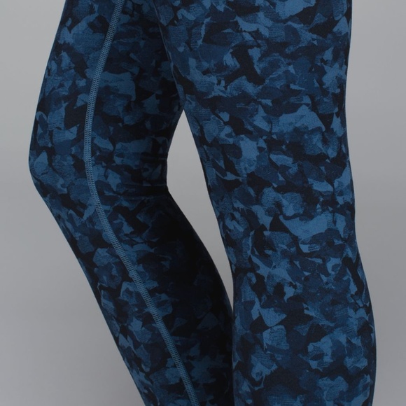 Lululemon Wunder Under Mystic Jungle Blue - Picture 1 of 7